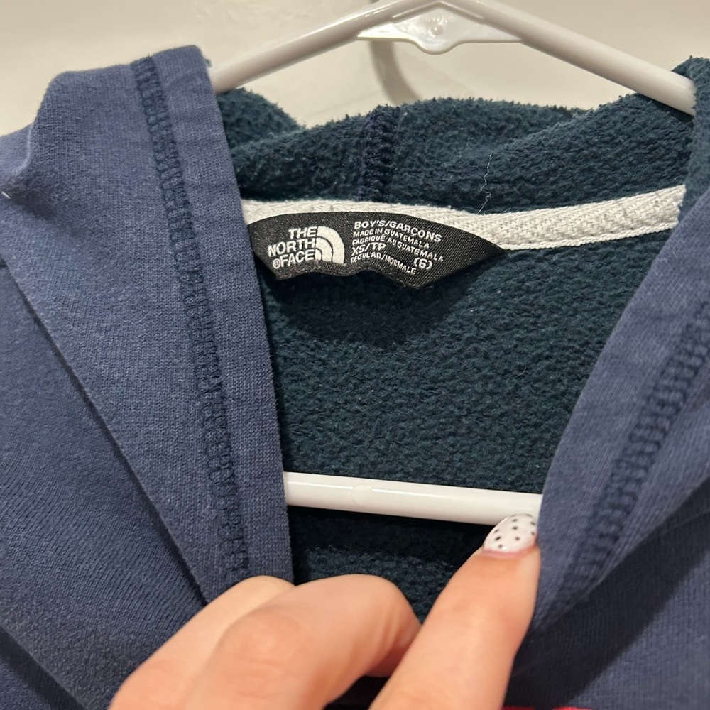 TNF Boys Navy Hoodie size small or 6 - Picture 4 of 5